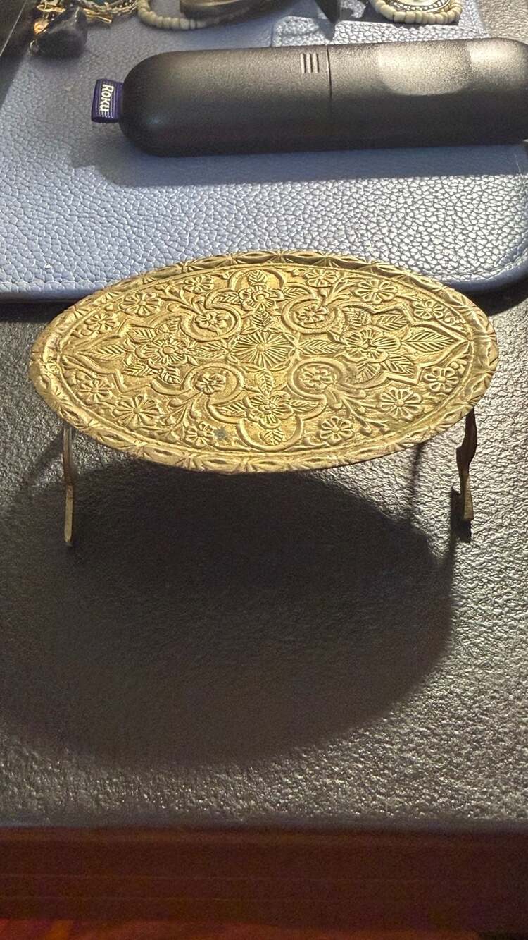 Vintage Handcrafted Engraved Brass Miniature Oval Penny Table Made in India